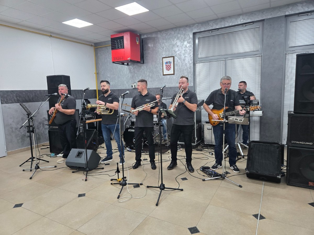 20251129 173728 copy 1600x1200