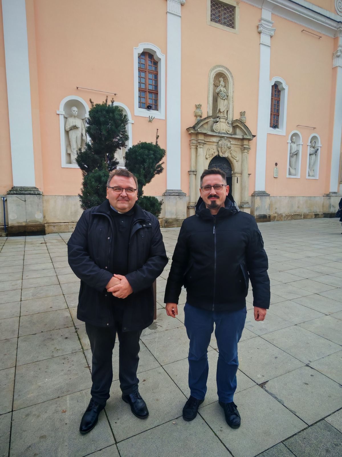 583906724 122188663274502988 417792277691322100 n