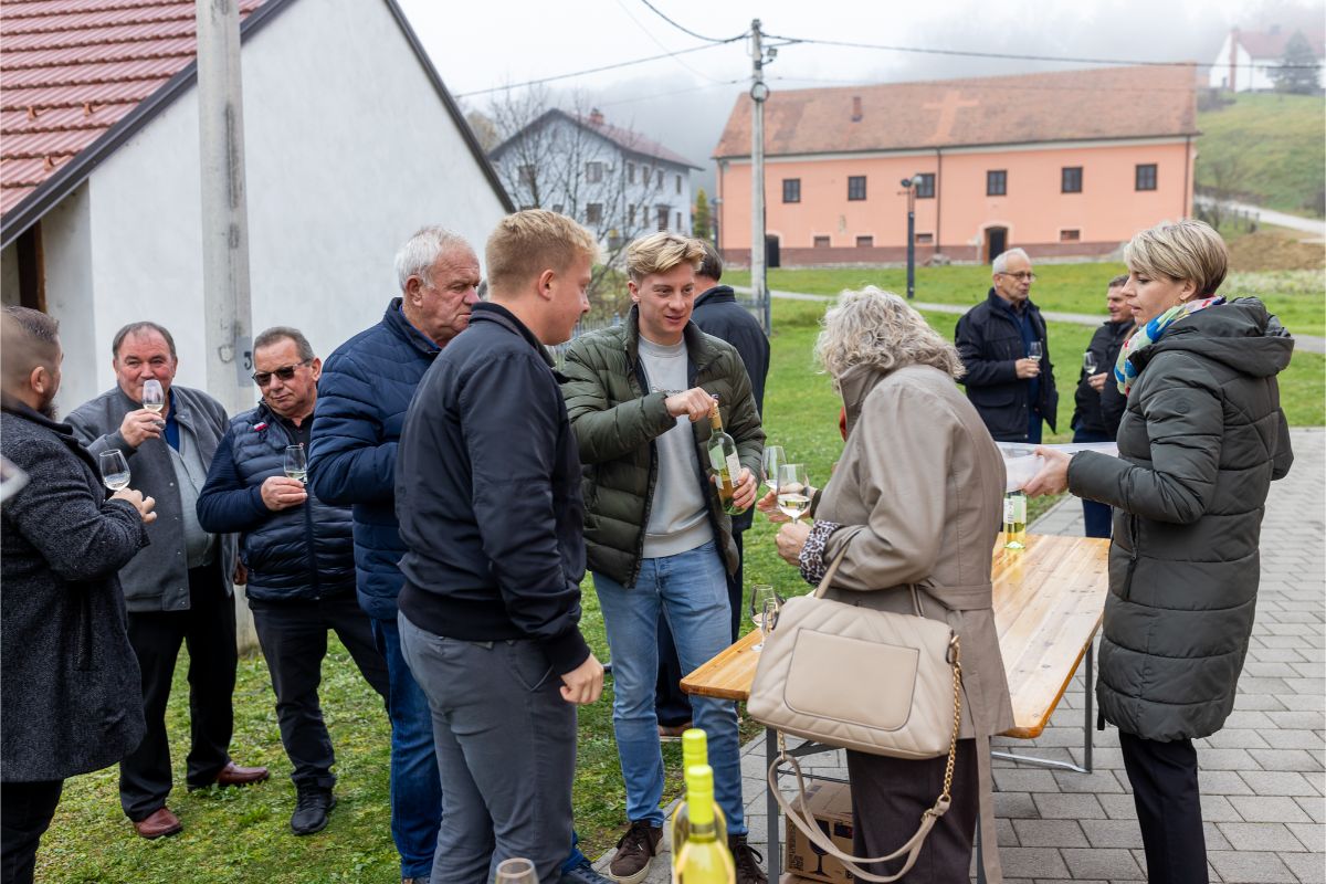 585217616 1288256613341019 4669783980168250034 n