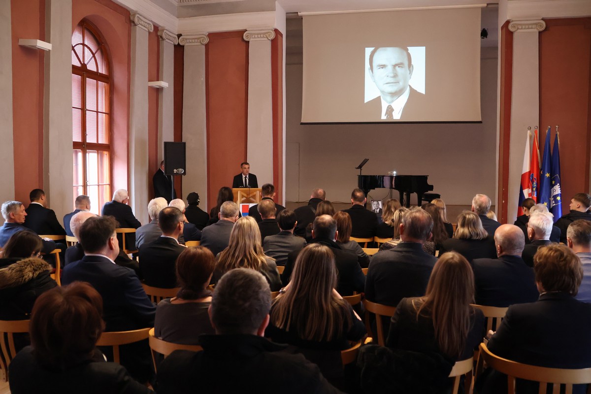 586519733 1259303062890361 4541350177598380409 n