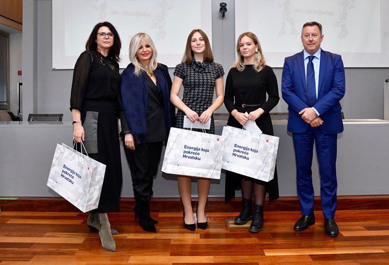 588385238 1429270359206054 6284226549458495440 n