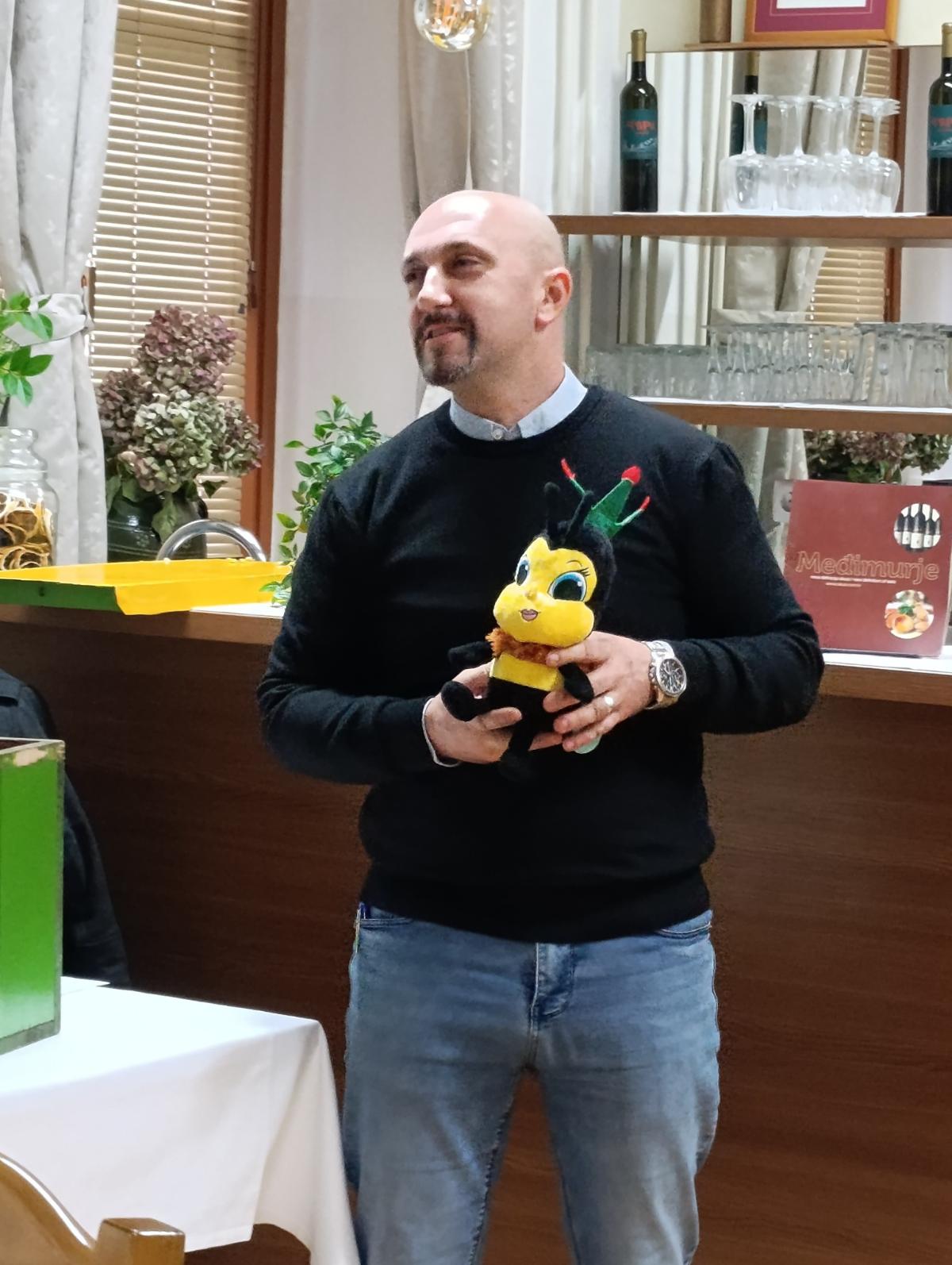 589869940 1452303173568872 8691993518183692363 n