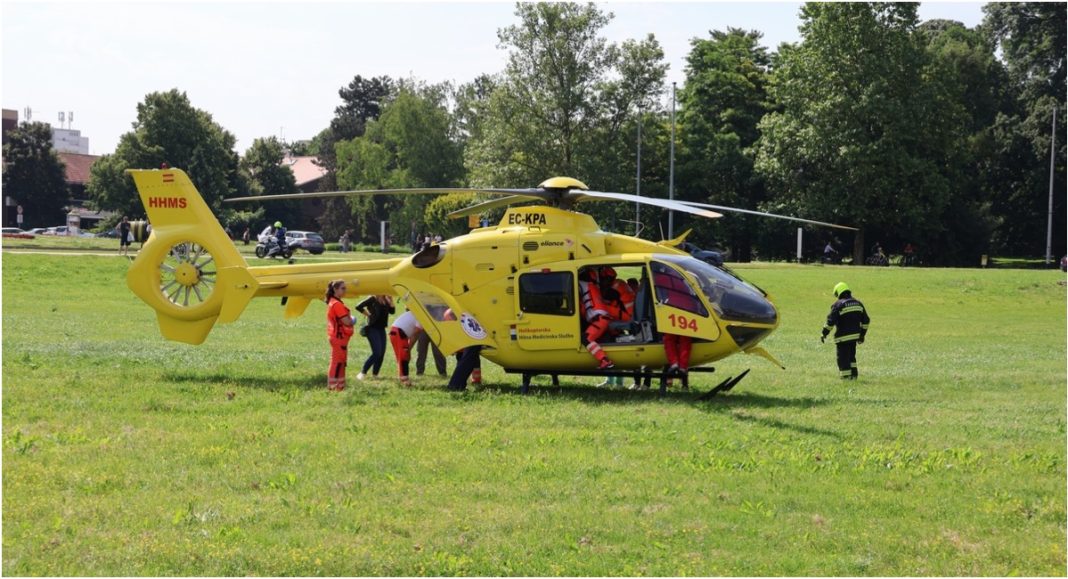 Helikopter hitne službe sletio u Čakovcu radi medicinskog transporta pacijenta Helikopter hitne službe sletio u Čakovcu radi medicinskog transporta pacijenta