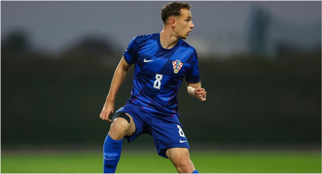 Lovro Zvonarek blistao u pobjedi mladih Vatrenih nad Litvom BeFunky collage 2025 11 13T192430.338