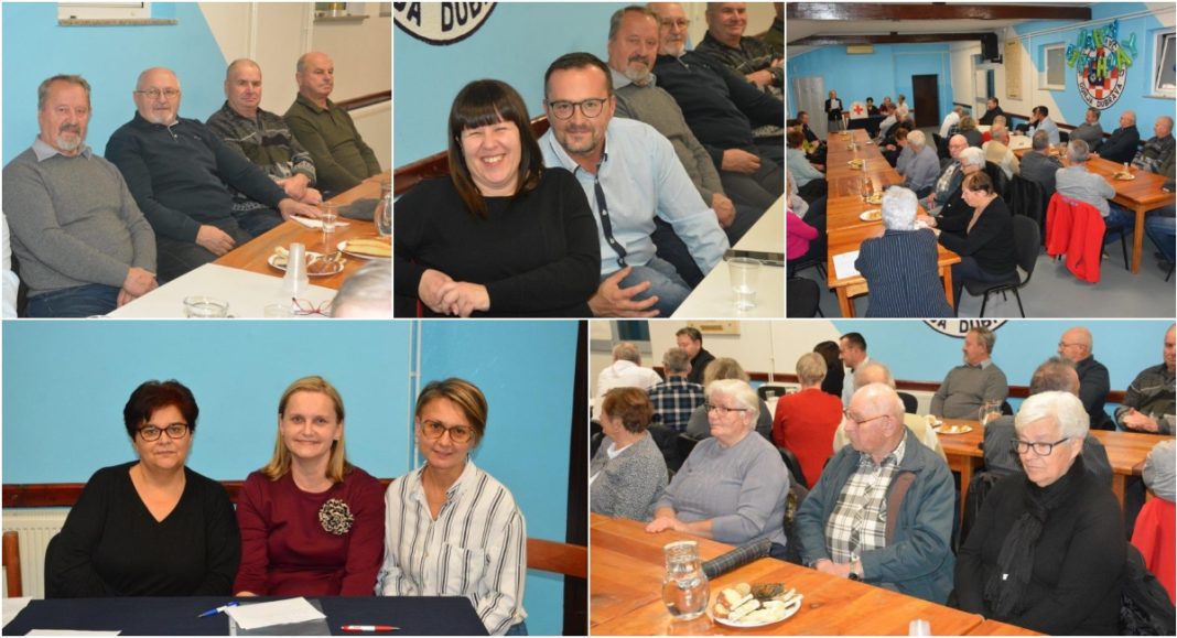 FOTO Uspješna godina donjodubravskog Crvenog križa zaključena godišnjom skupštinom BeFunky collage 2025 11 24T174906.178