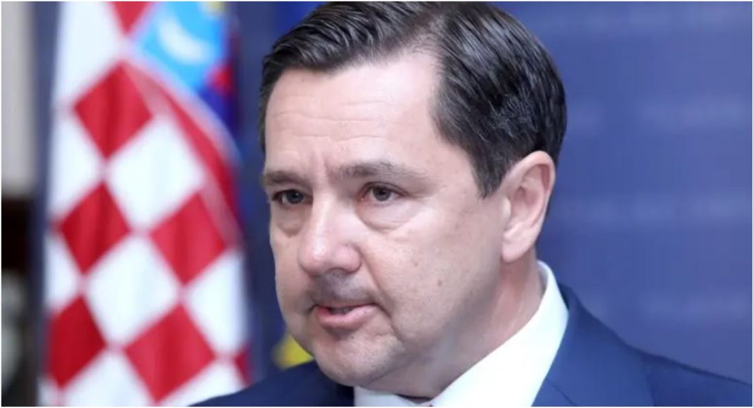 Vlada na zatvorenom dijelu sjednice razriješila Andriju Mikulića i cijeli niz šefova hrvatskih javnih tvrtki! BeFunky collage 2025 11 27T173147.749