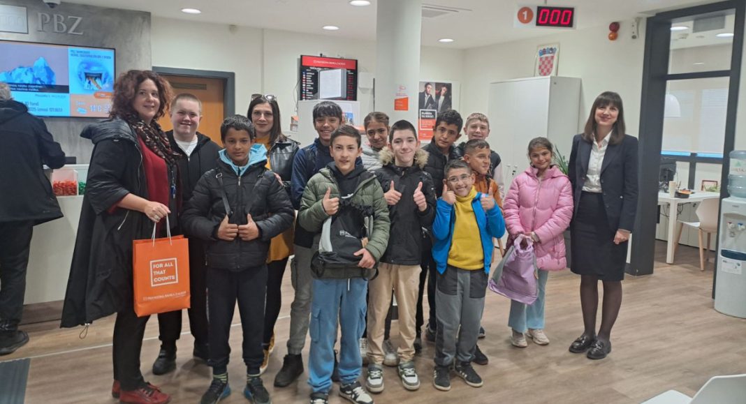 Posjet PBZ-u: učenici Centra za odgoj i obrazovanje Čakovec saznali sve o odgovornom upravljanju novcem Posjet PBZ-u: učenici Centra za odgoj i obrazovanje Čakovec saznali sve o odgovornom upravljanju novcem