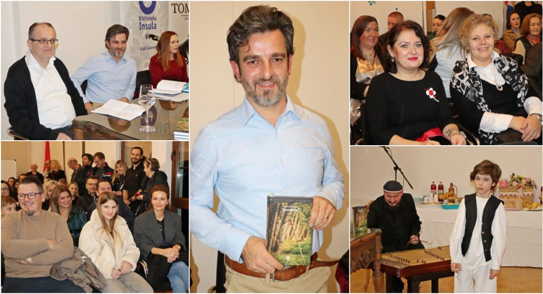 FOTO/VIDEO Prepuna dvorana ljudi na promociji prvog romana ‘Senokoša’ Predraga Brezničara! FOTO/VIDEO Prepuna dvorana ljudi na promociji prvog romana ‘Senokoša’ Predraga Brezničara!