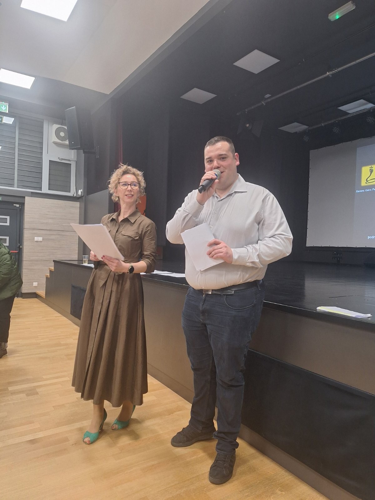 IMG 3ecb0e5745c72e6b1de502382375928a V