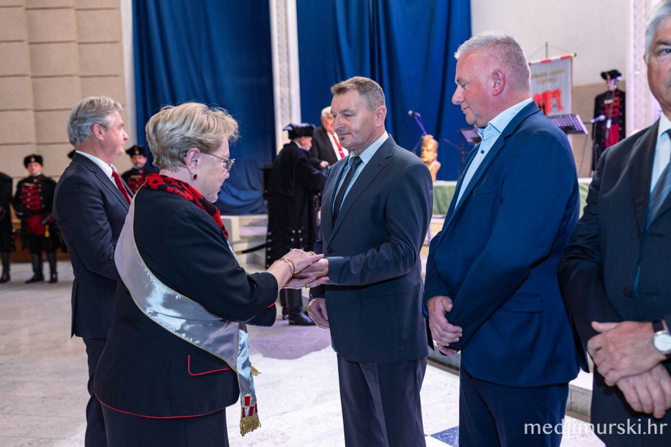 IMG cc190f222385a697bfb37ef607cf3ea7 V result