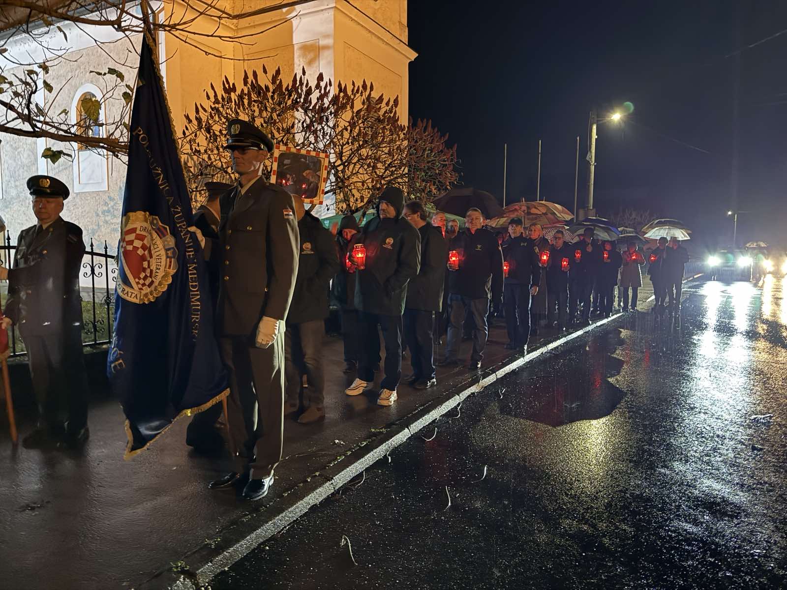 IMG f7dd44d76e7154b5b8e2f33dd735e350 V