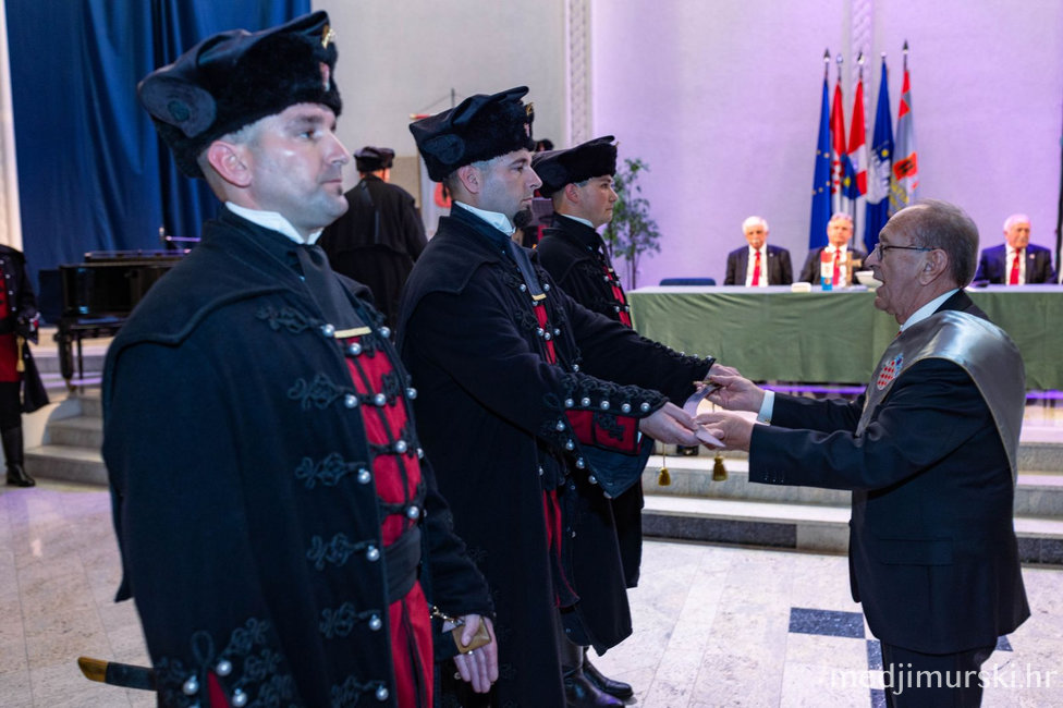 IMG fb406da32f866589133e3ee97326703a V result