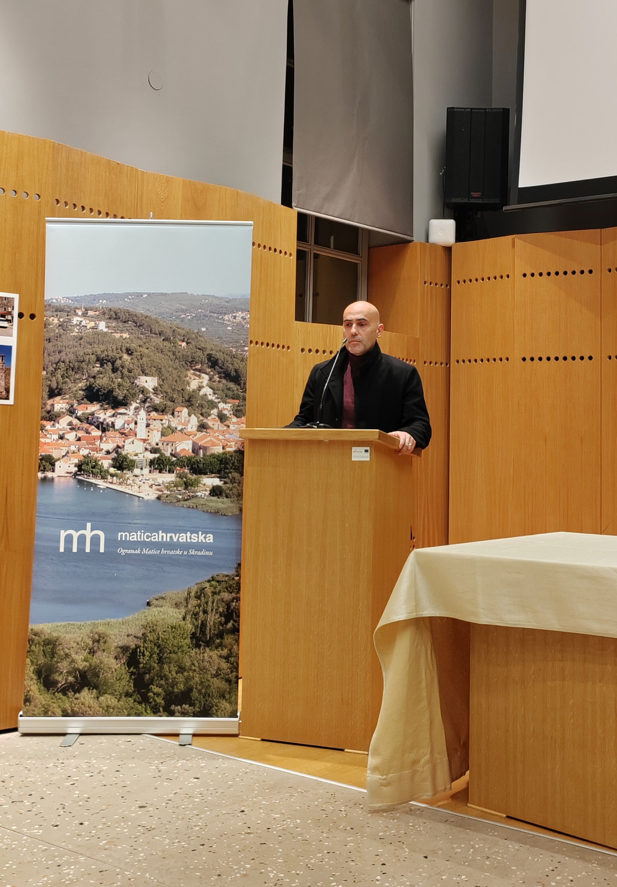 IMG 20251121 183358 edit 510462661835115 result