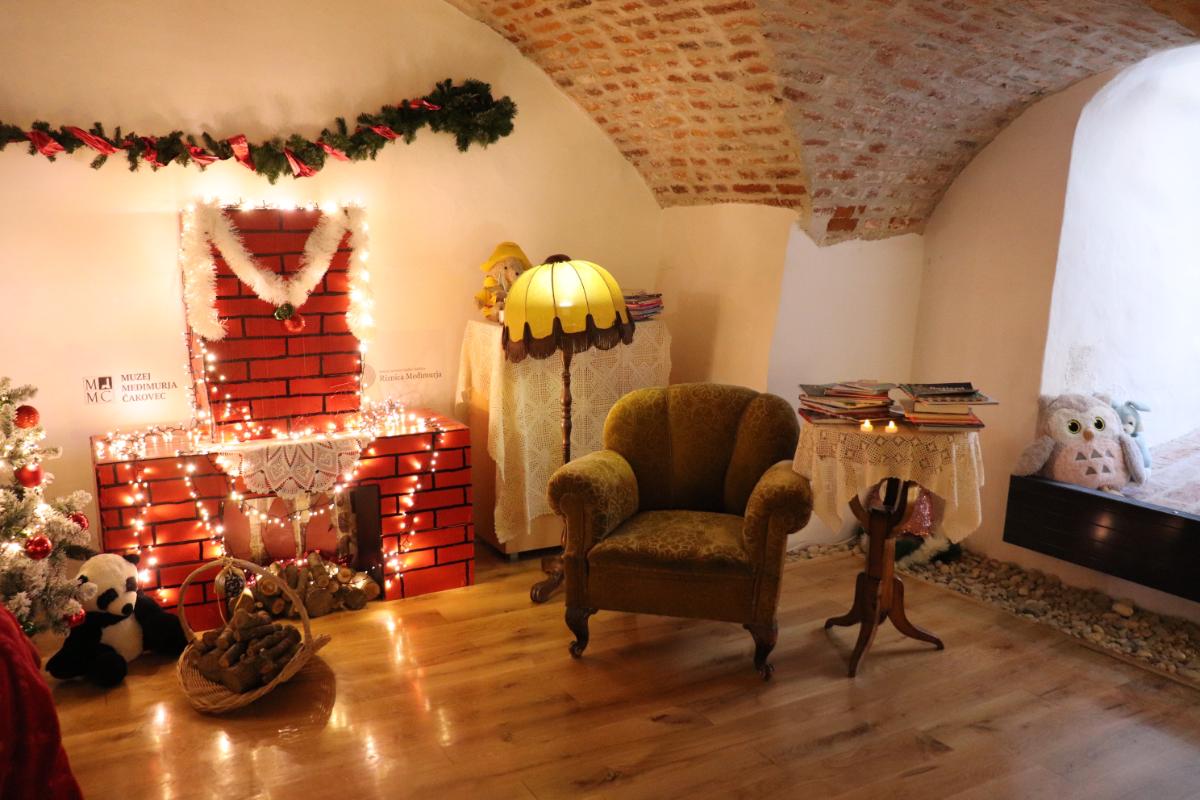 MUZEJSKA PRICALICA (14)