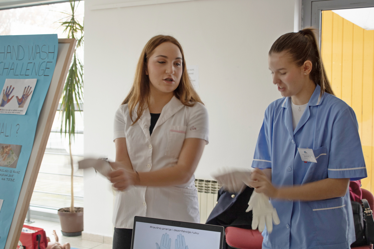 Mi srednjoškolci (6)