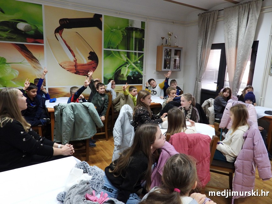 SŠ Prelog Jedan bombon manje (51)