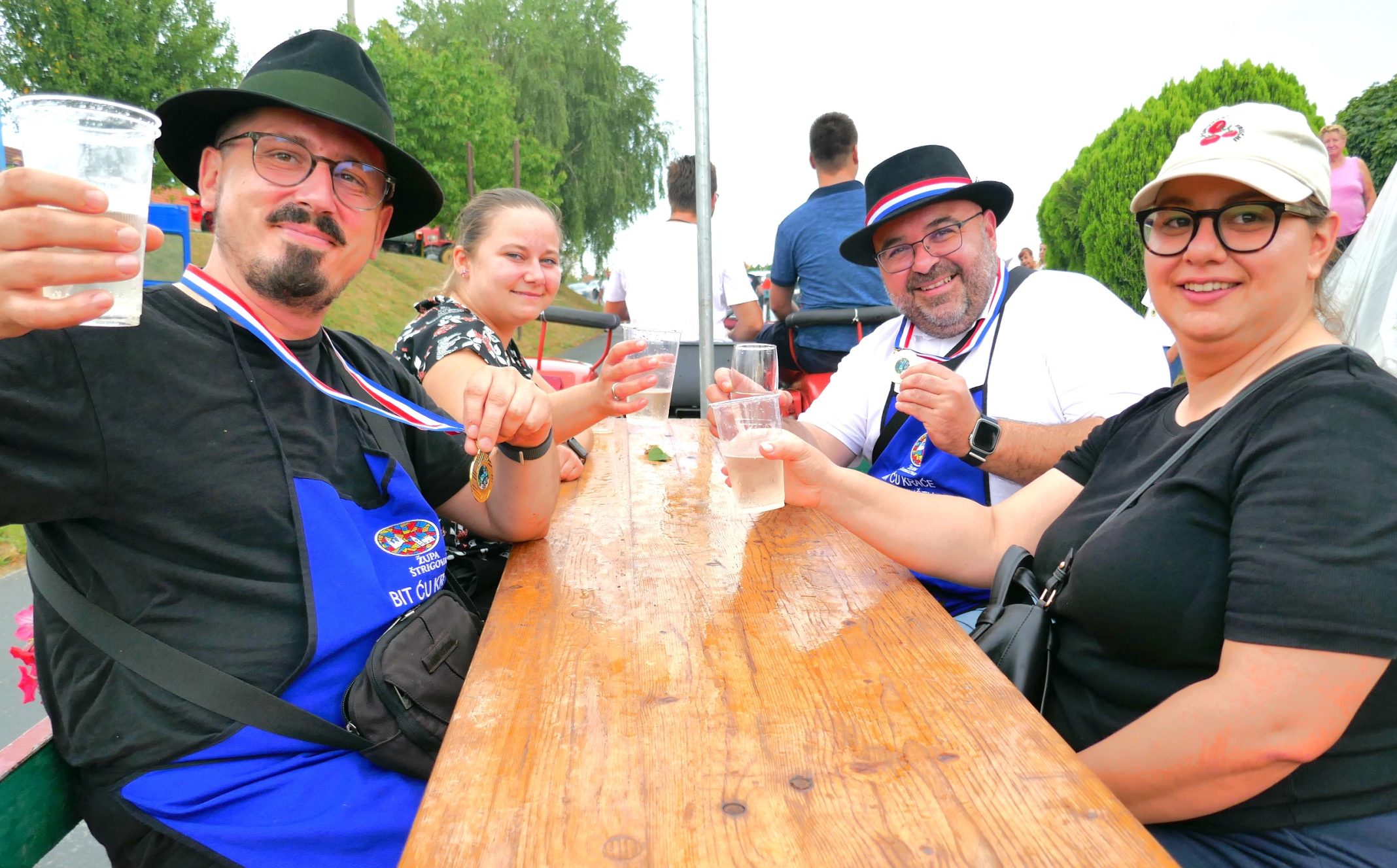 Vlč. Silvio Košćak na slici lijevo P1150744