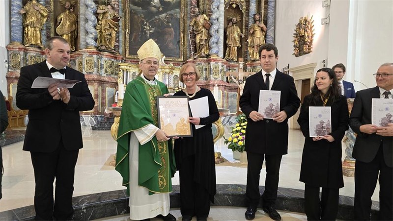 Zbor župe sv Leonard plaketa (1)
