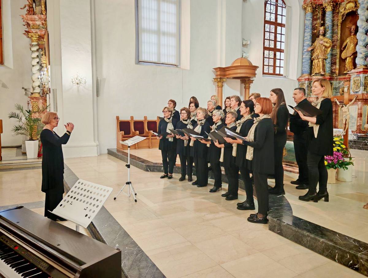 Zbor župe sv Leonard plaketa (11)