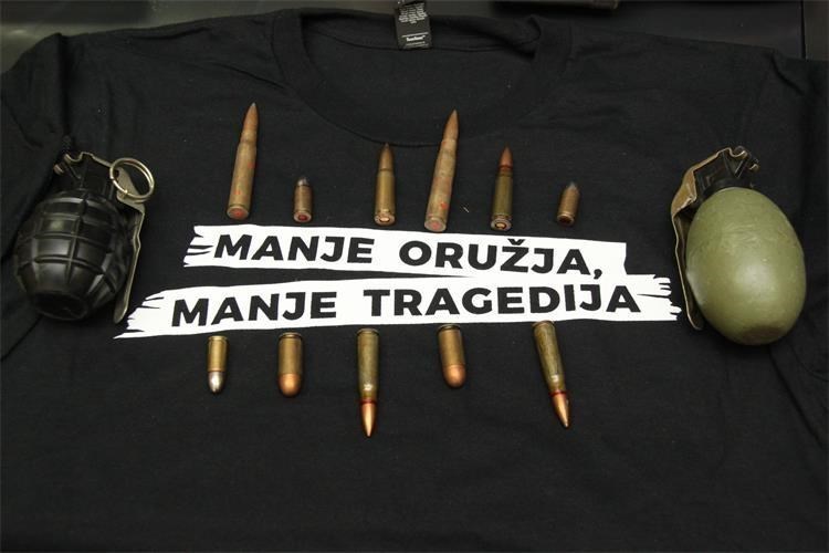 Manje oružja manje tragedija
