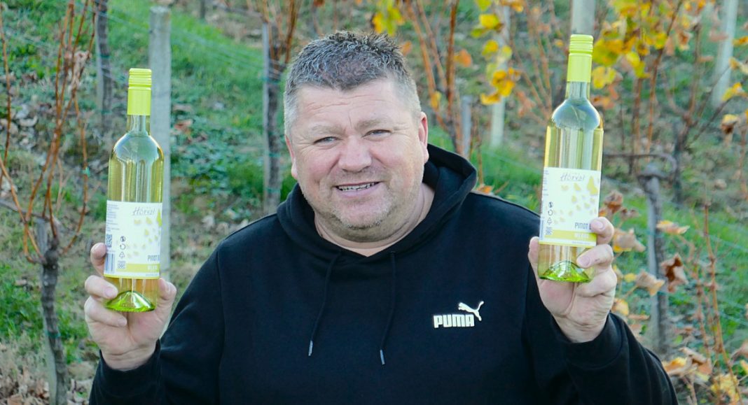 Mladi bijeli pinot Roberta Horvata i ove godine je vrh: lepršav, izuzetno svjež, pun egzotičnih mirisa, prpošan! Mladi bijeli pinot Roberta Horvata i ove godine je vrh: lepršav, izuzetno svjež, pun egzotičnih mirisa, prpošan!