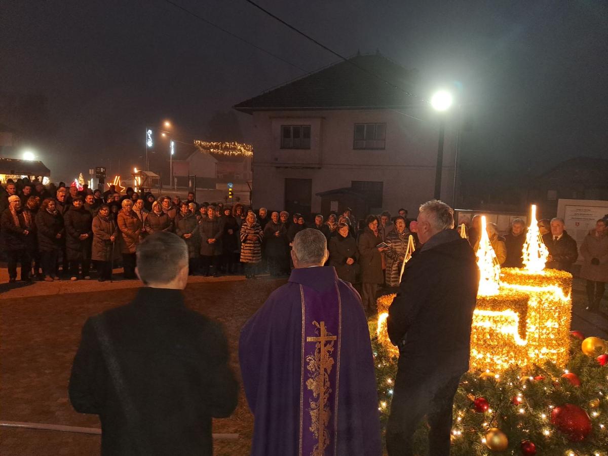 0 02 05 6de9464dddc71047ee2d29e3ff87386074a60301eed836f25e17f19f74862db8 35b02a25c7830930