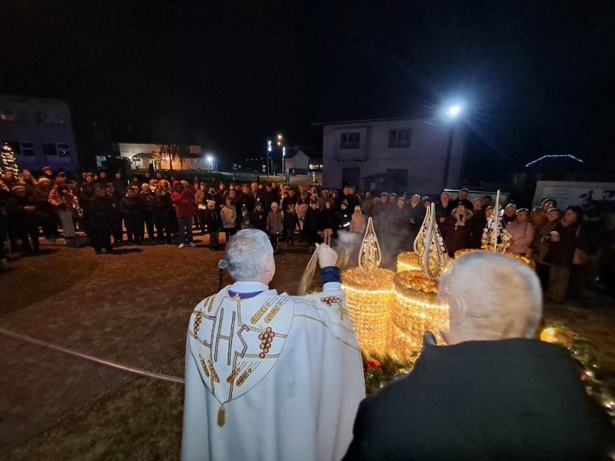 0 02 05 71169b90979c547db8d2eff673289e929a017774a92c0c13bc62b2e6f57ac5b6 190345b73b8b85a7