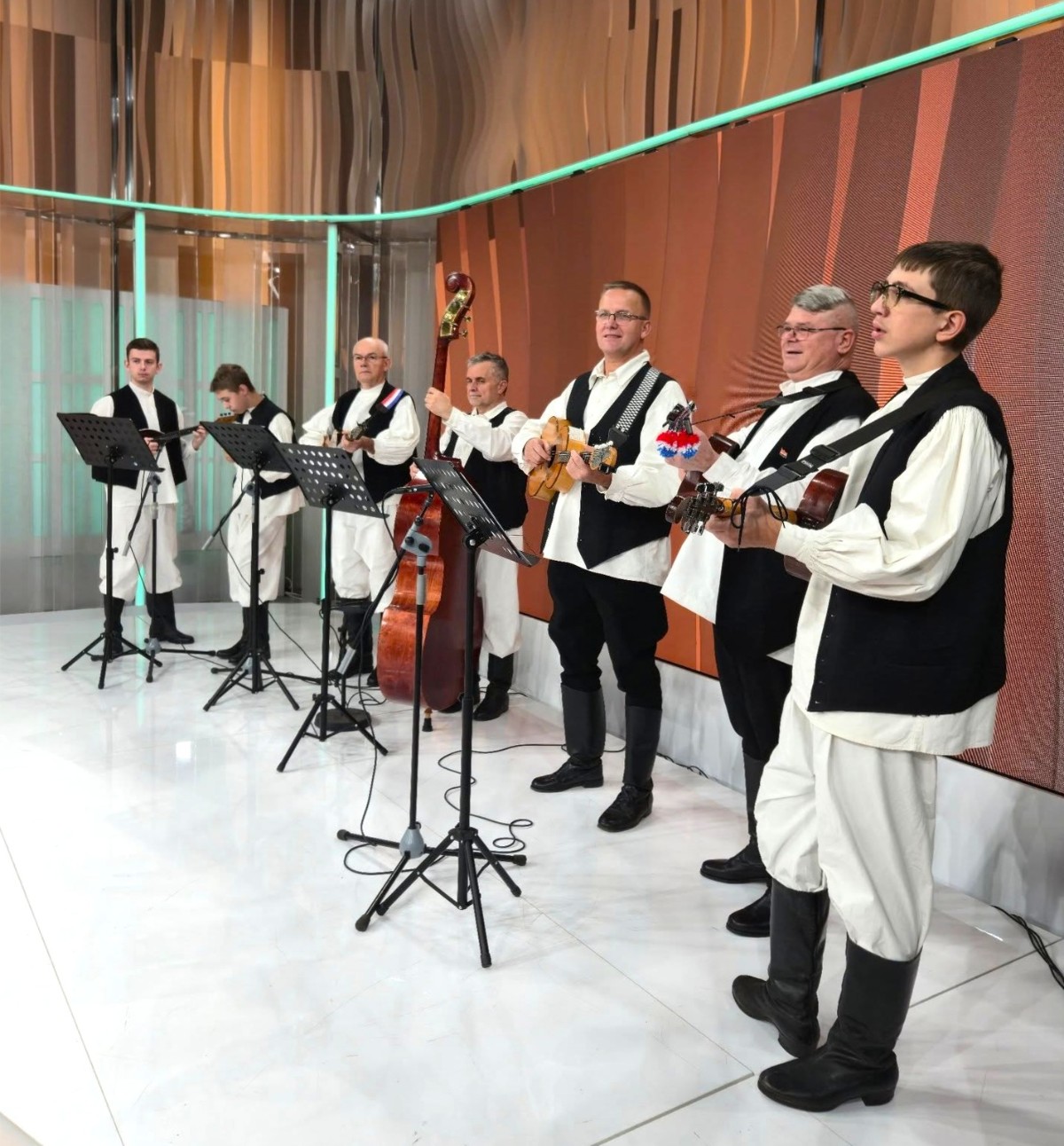 589906906 10238033317188667 975208223956868951 n