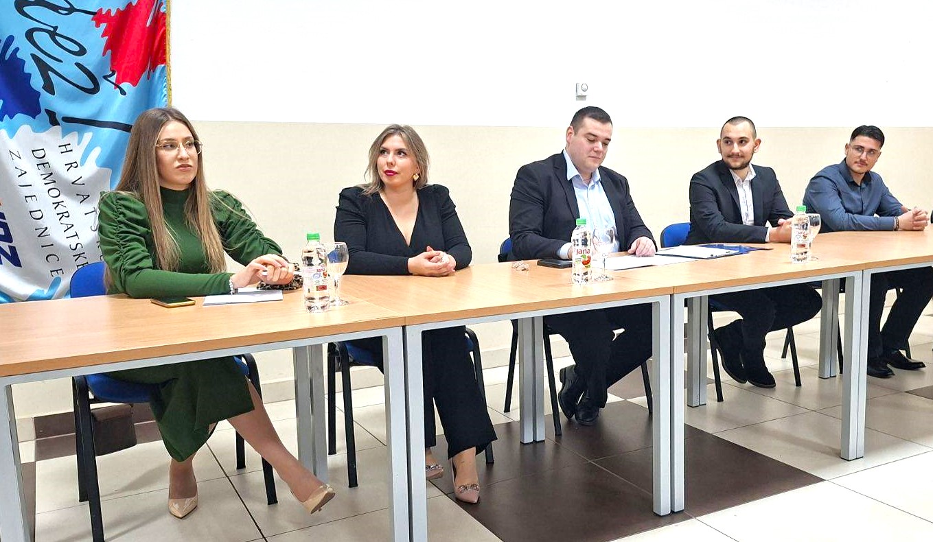 590754326 1315645277270611 136430025850740283 n