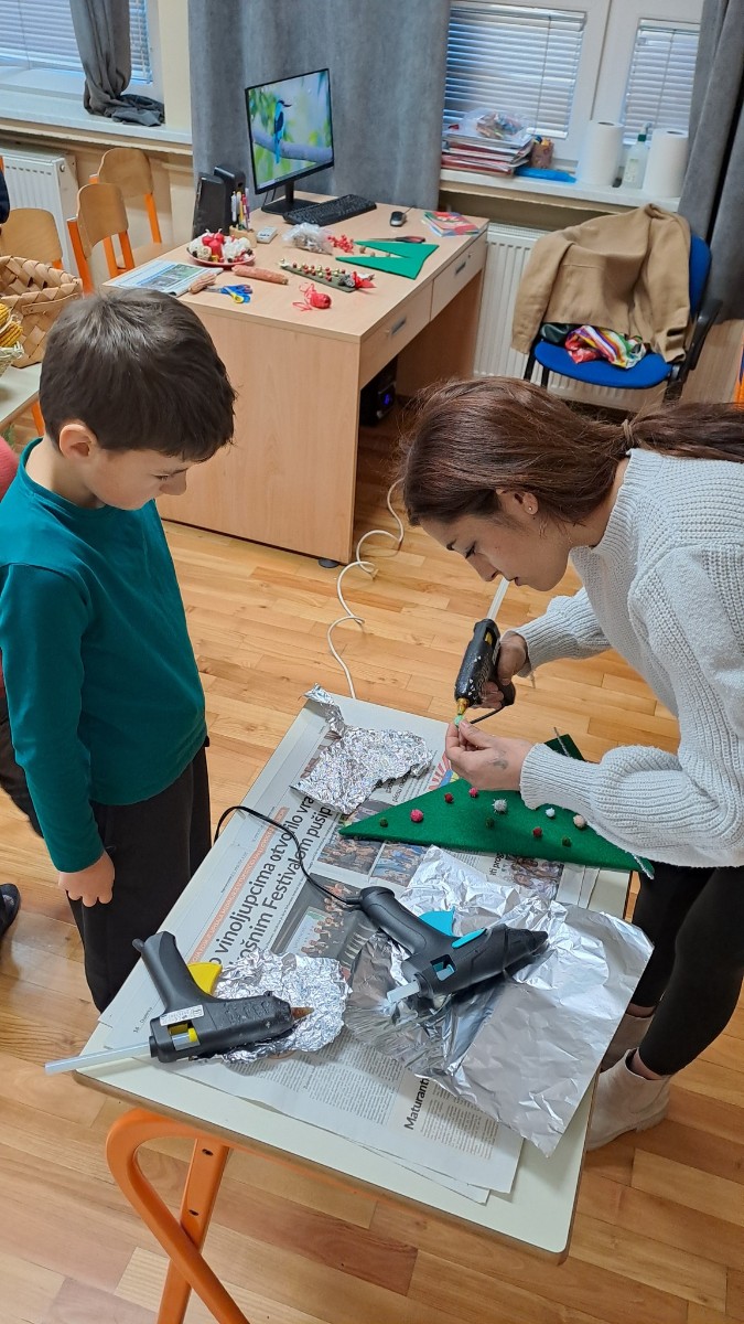 593600092 1374092364509848 818184663819481642 n