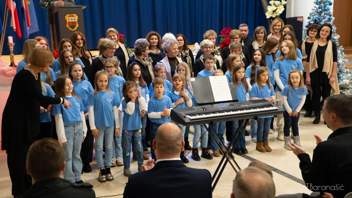 594570068 122156194682861506 1282933203808043513 n