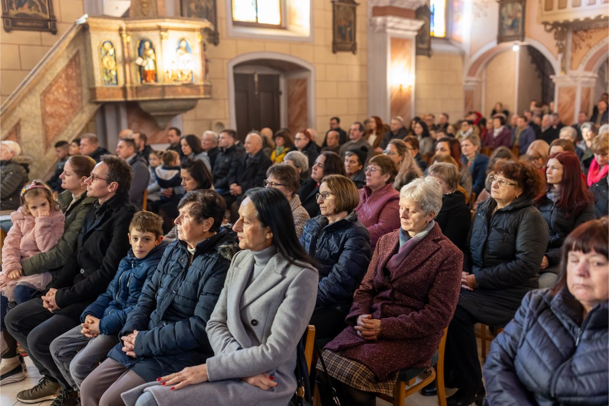 597424242 1304413705058643 7605159346443854105 n