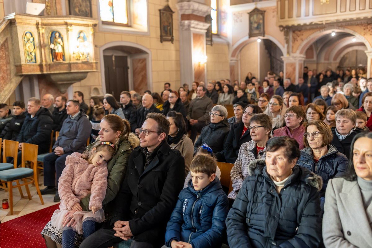 597511913 1304413691725311 2579517534051407677 n