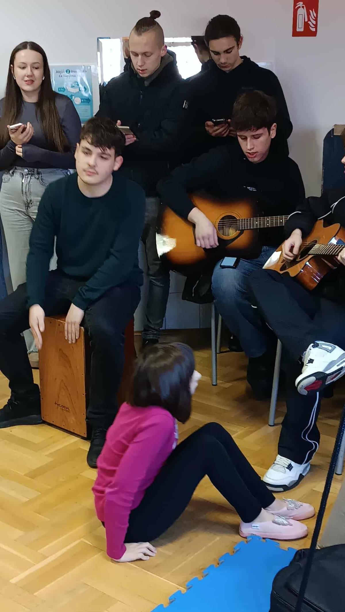 598234952 847879924656635 4862526855998740195 n