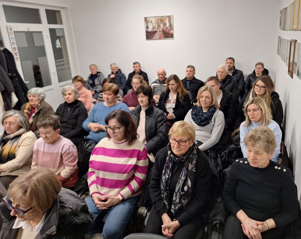 599413960 122193144758502988 8338247746303416898 n