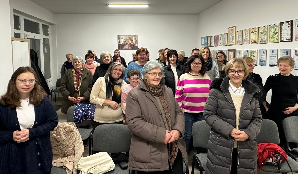 599929833 122193144842502988 905029084118563913 n