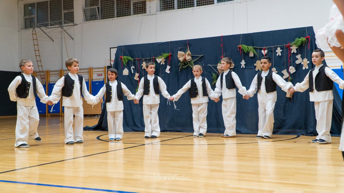 603044209 122158581362861506 1768135960293766593 n