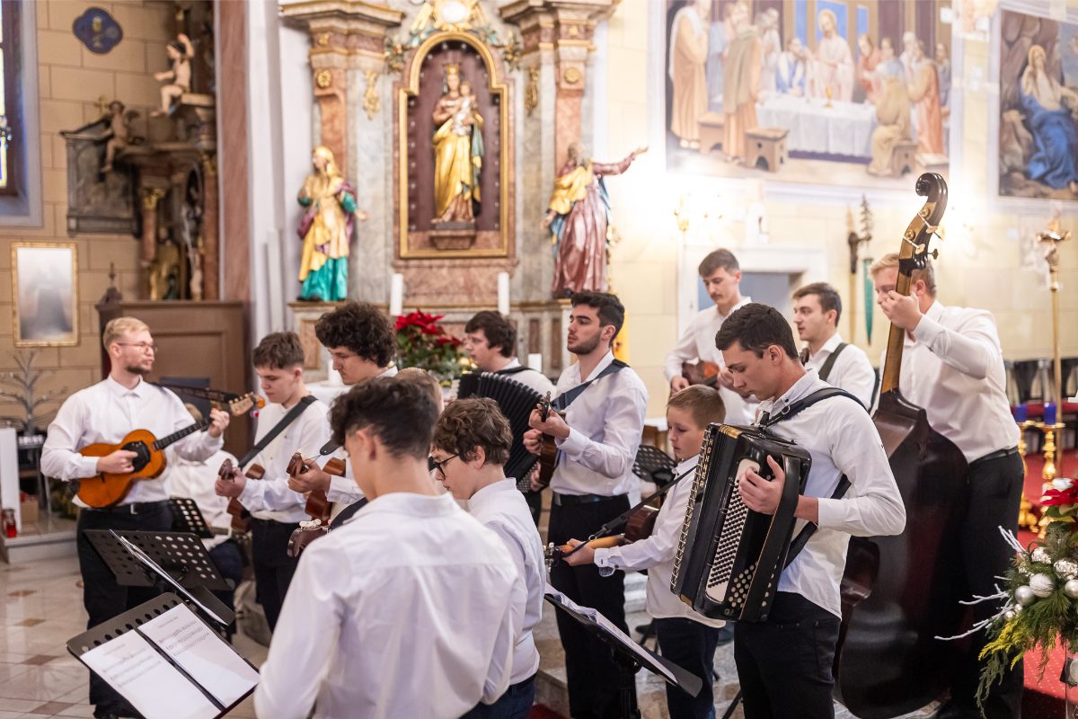 604556622 1315027653997248 185858097841433224 n