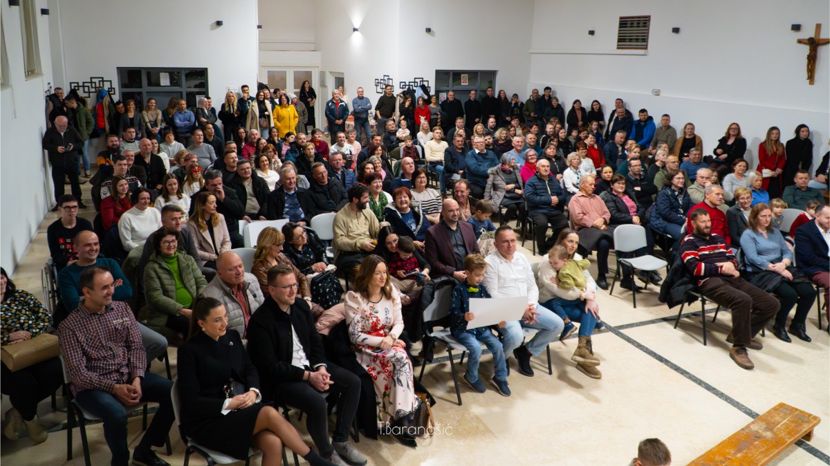 605537117 122159537702861506 697546832027432738 n