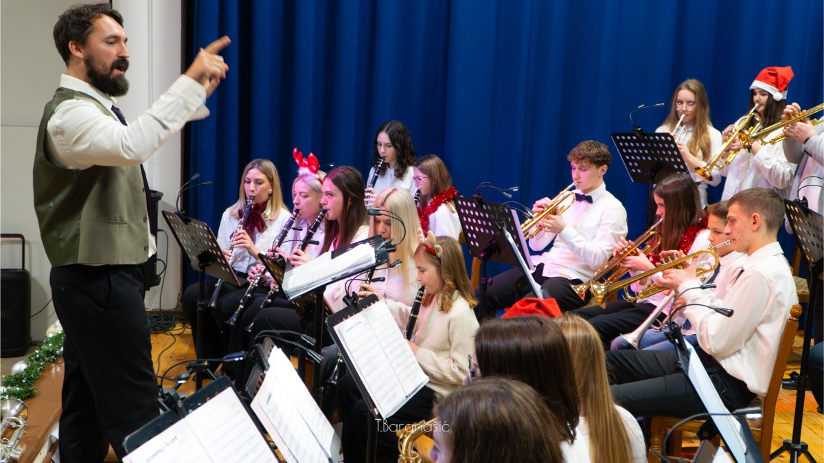 605544126 122159537342861506 5580009147450639209 n