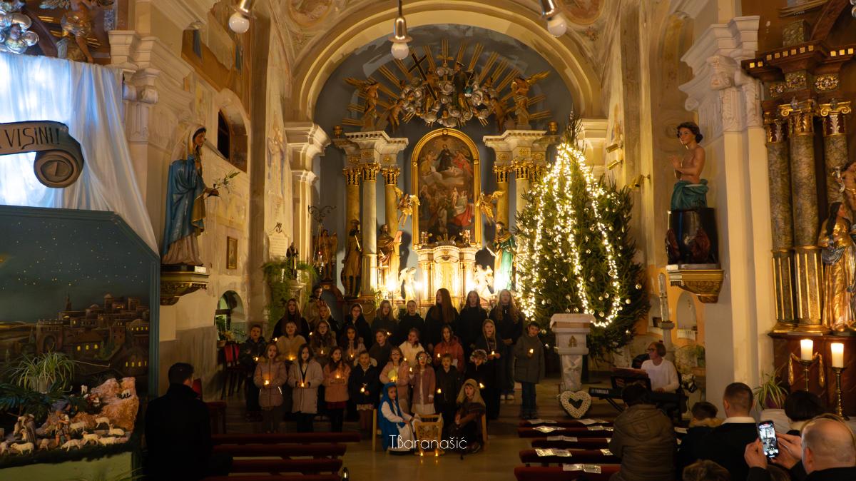 605697392 122159380016861506 1543340766692533624 n