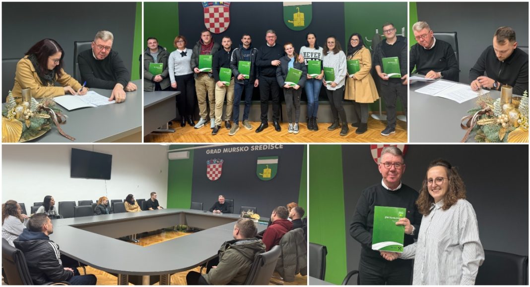 FOTO Mursko Središće potpisalo ugovore s 12 korisnika potpora za sufinanciranje kamata stambenih kredita BeFunky collage 2025 12 01T192843.281