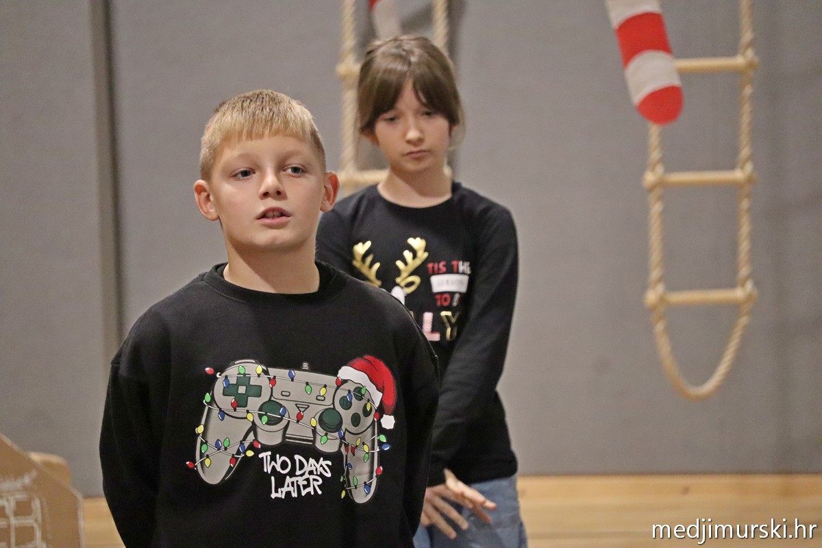 Božićna priredba OŠ Sveta Marija 2025 (23)