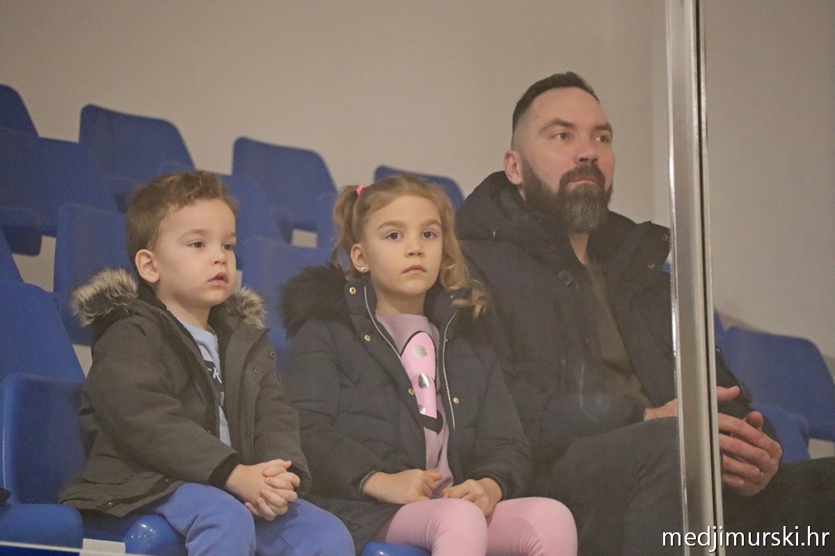 Božićna priredba OŠ Sveta Marija 2025 (38)