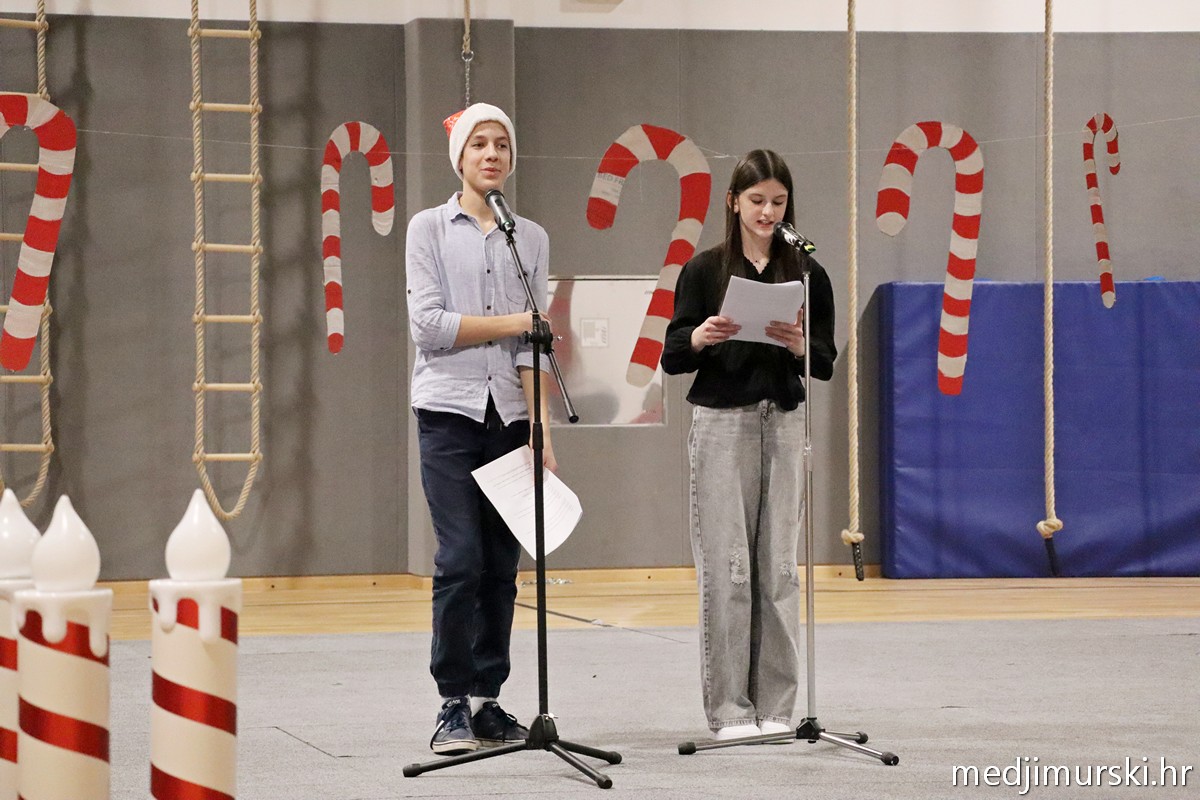 Božićna priredba OŠ Sveta Marija 2025 (43)