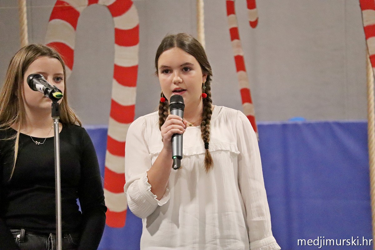 Božićna priredba OŠ Sveta Marija 2025 (53)