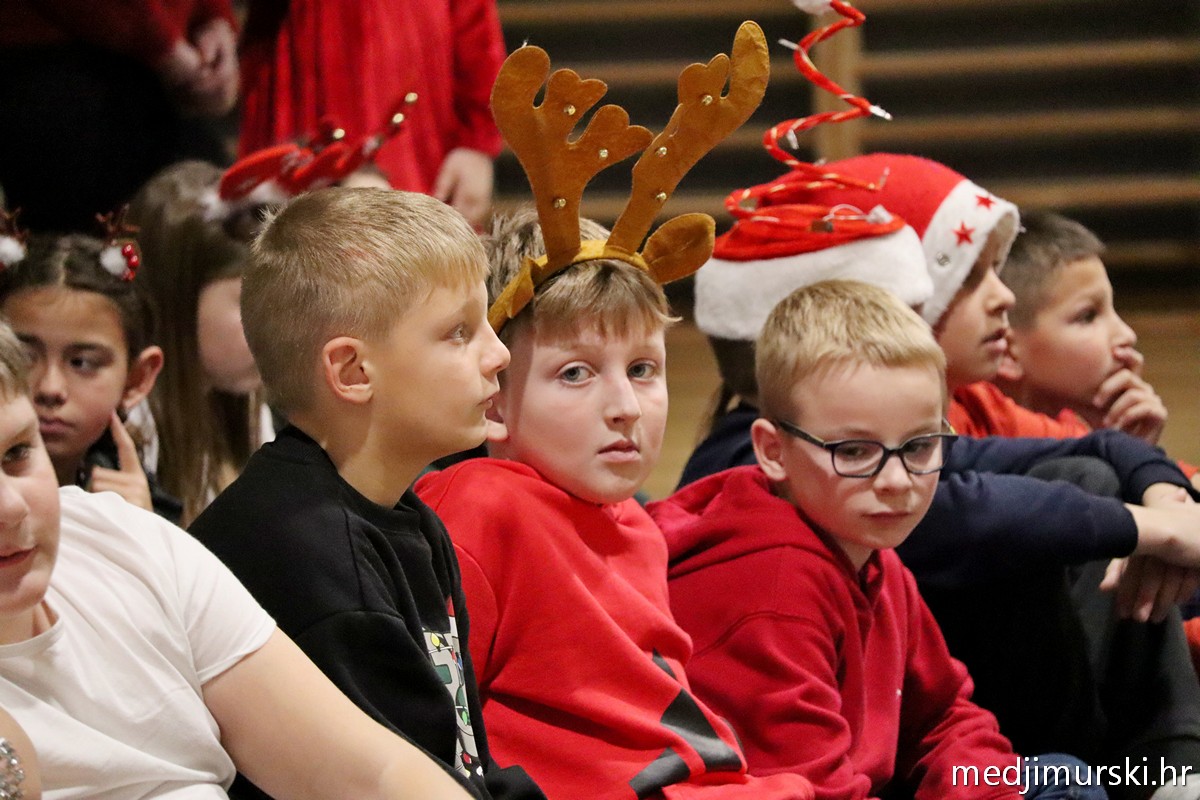 Božićna priredba OŠ Sveta Marija 2025 (55)