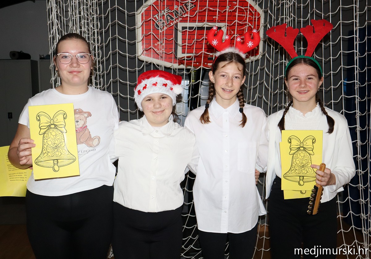 Božićna priredba OŠ Sveta Marija 2025 (6)