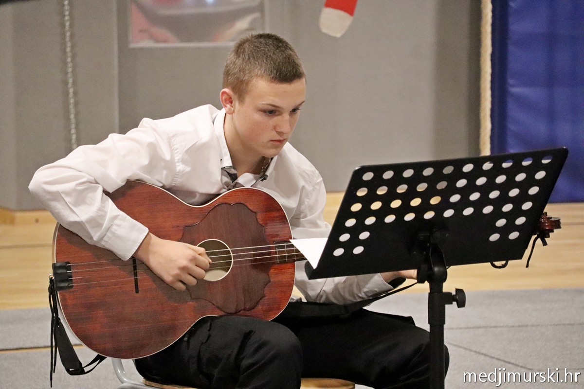 Božićna priredba OŠ Sveta Marija 2025 (64)