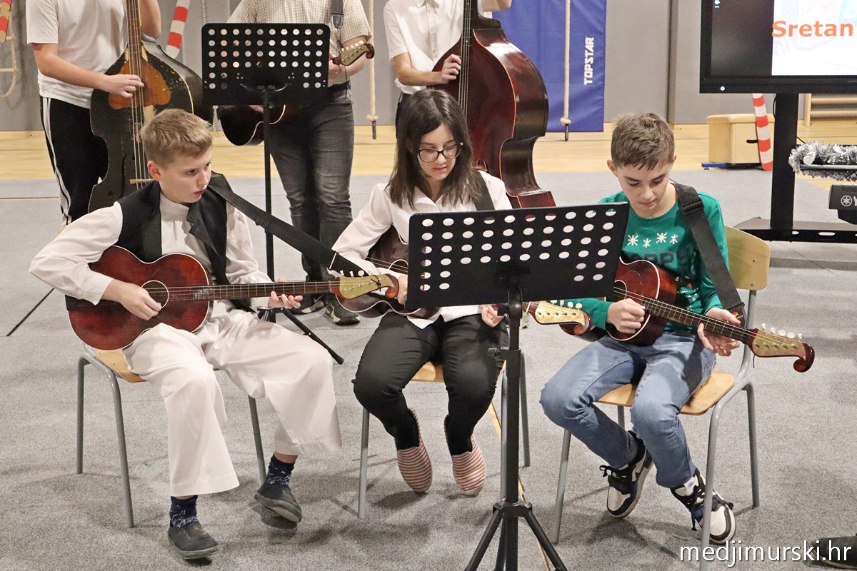 Božićna priredba OŠ Sveta Marija 2025 (67)